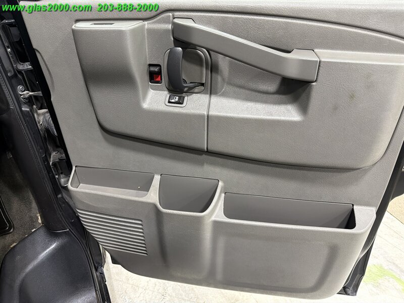 Used 2016 Chevrolet Express 3500 LT w/ LT Preferred Equipment Group RWD image 26