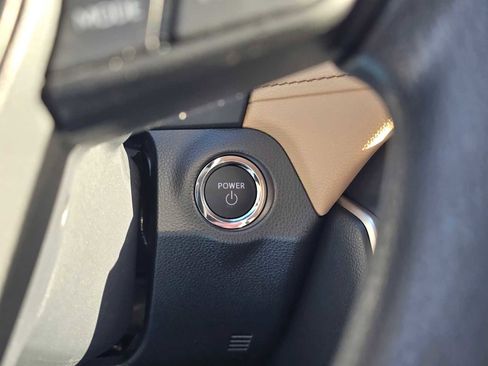 Used 2025 Toyota RAV4 XLE image 28