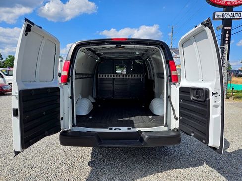 Used 2014 Chevrolet Express 1500 RWD image 16