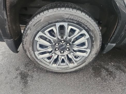 Used 2024 GMC Sierra 1500 Denali Ultimate image 10