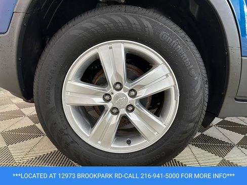 Used 2019 Chevrolet Trax LT w/ Sun & Sound Package FWD image 25
