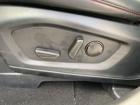 Used 2025 Ford Explorer ST-Line w/ ST-Line Street Pack image 16