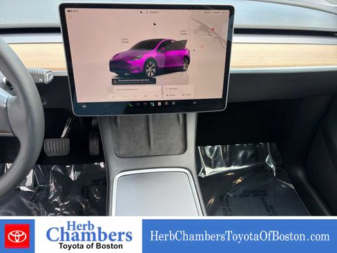 Used 2024 Tesla Model Y Long Range AWD/4WD image 17