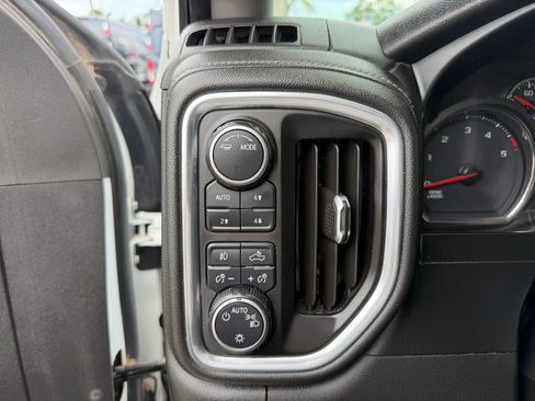 Used 2021 Chevrolet Silverado 3500 4x4 Crew Cab LT DRW image 12