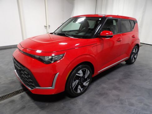 Used 2024 Kia Soul GT-Line FWD image 3
