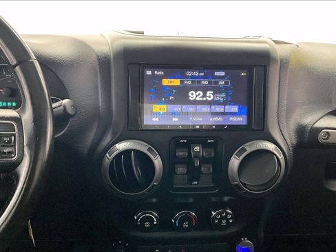 Used 2018 Jeep Wrangler Unlimited Sport S image 5