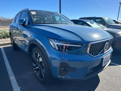 Certified 2023 Volvo XC40 B5 Ultimate w/ Protection Package Premier image 2