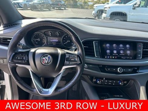 Used 2023 Buick Enclave Essence image 18