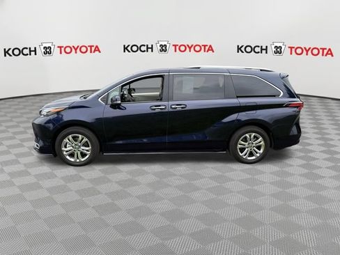 Used 2024 Toyota Sienna Platinum AWD/4WD image 4