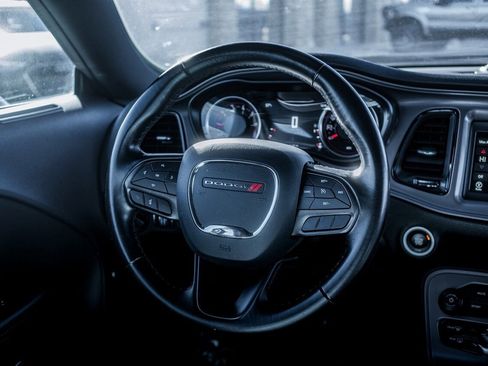 Used 2023 Dodge Challenger SXT image 17