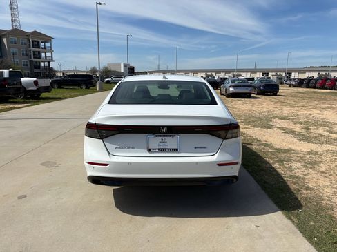 Used 2024 Honda Accord EX-L image 7