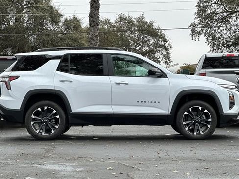 New 2026 Chevrolet Equinox RS image 4