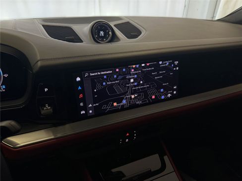 Certified 2025 Porsche Cayenne GTS image 22