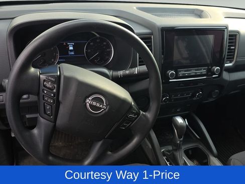 Used 2024 Nissan Frontier SV RWD image 12