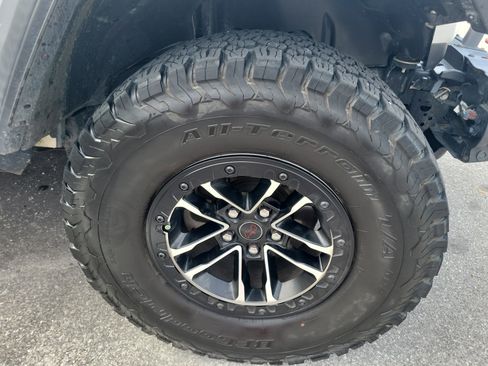 Used 2024 Jeep Wrangler Unlimited Rubicon w/ XTREMEE 35" Tire Package AWD/4WD image 7