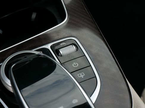 Used 2020 Mercedes-Benz E 350 Sedan image 22