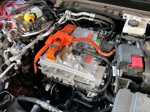 Used 2025 Cadillac Lyriq Sport image 32