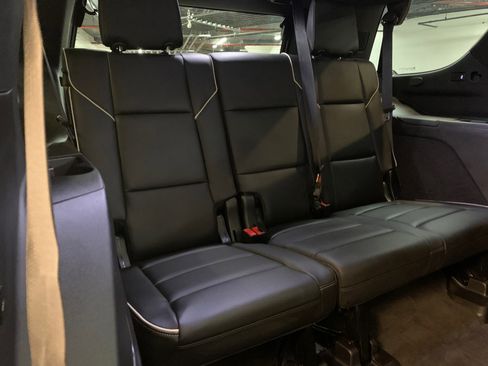 Used 2023 Cadillac Escalade Premium Luxury w/ Performance Package AWD/4WD image 89