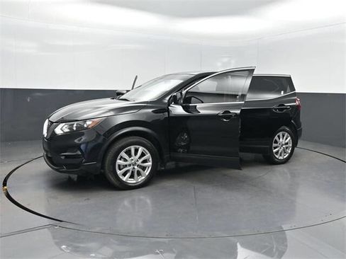 Used 2021 Nissan Rogue Sport S image 34