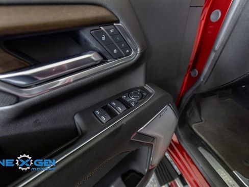 Used 2025 Chevrolet Silverado 2500 High Country w/ Technology Package AWD/4WD image 12
