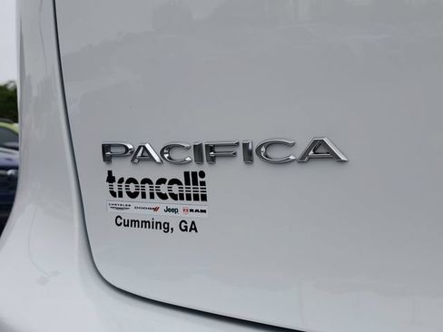 New 2026 Chrysler Pacifica Pinnacle w/ Trailer Tow Group FWD image 7