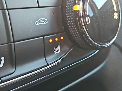 Used 2020 Buick Encore GX Preferred w/ Cold Weather Comfort Package image 26