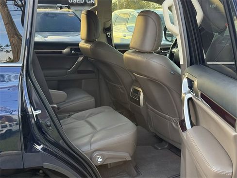 Used 2019 Lexus GX 460 Luxury image 32