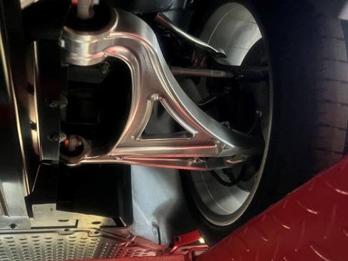 Used 2005 Ford GT RWD image 39