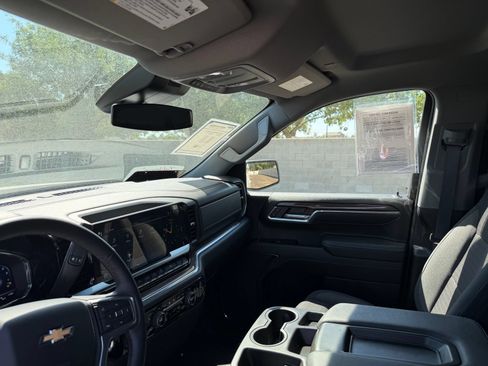 Used 2023 Chevrolet Silverado 1500 LT w/ Protection Package RWD image 11