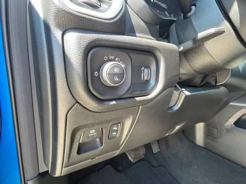 Used 2022 RAM 1500 Big Horn AWD/4WD image 18