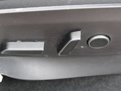 Used 2022 Tesla Model Y Performance AWD/4WD image 27