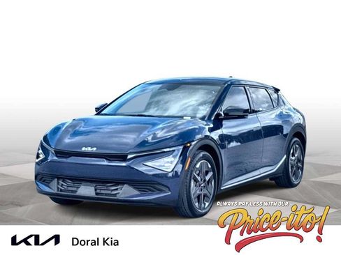 Certified 2025 Kia EV6 Light RWD image 1