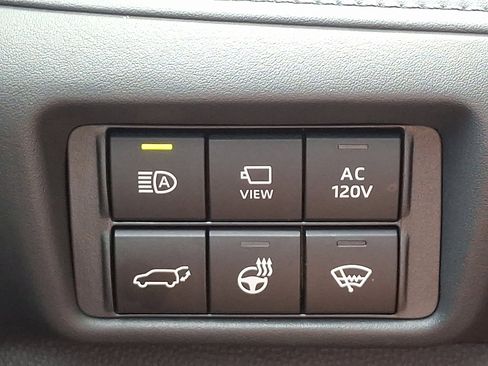 Used 2022 Toyota Highlander Platinum image 25