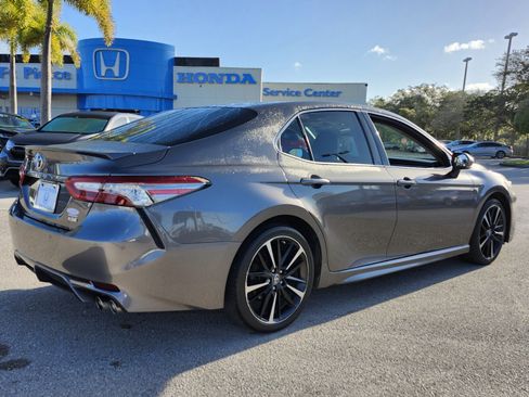 Used 2018 Toyota Camry XSE image 5
