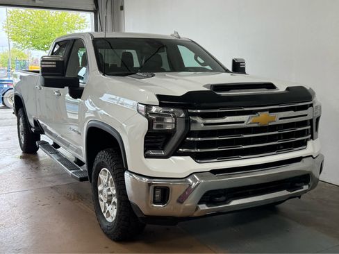 Used 2024 Chevrolet Silverado 2500 LTZ AWD/4WD image 5
