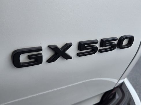 Certified 2025 Lexus GX 550 w/ Accessory Package (2T) image 7