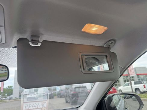 Used 2015 Toyota RAV4 XLE AWD/4WD image 38