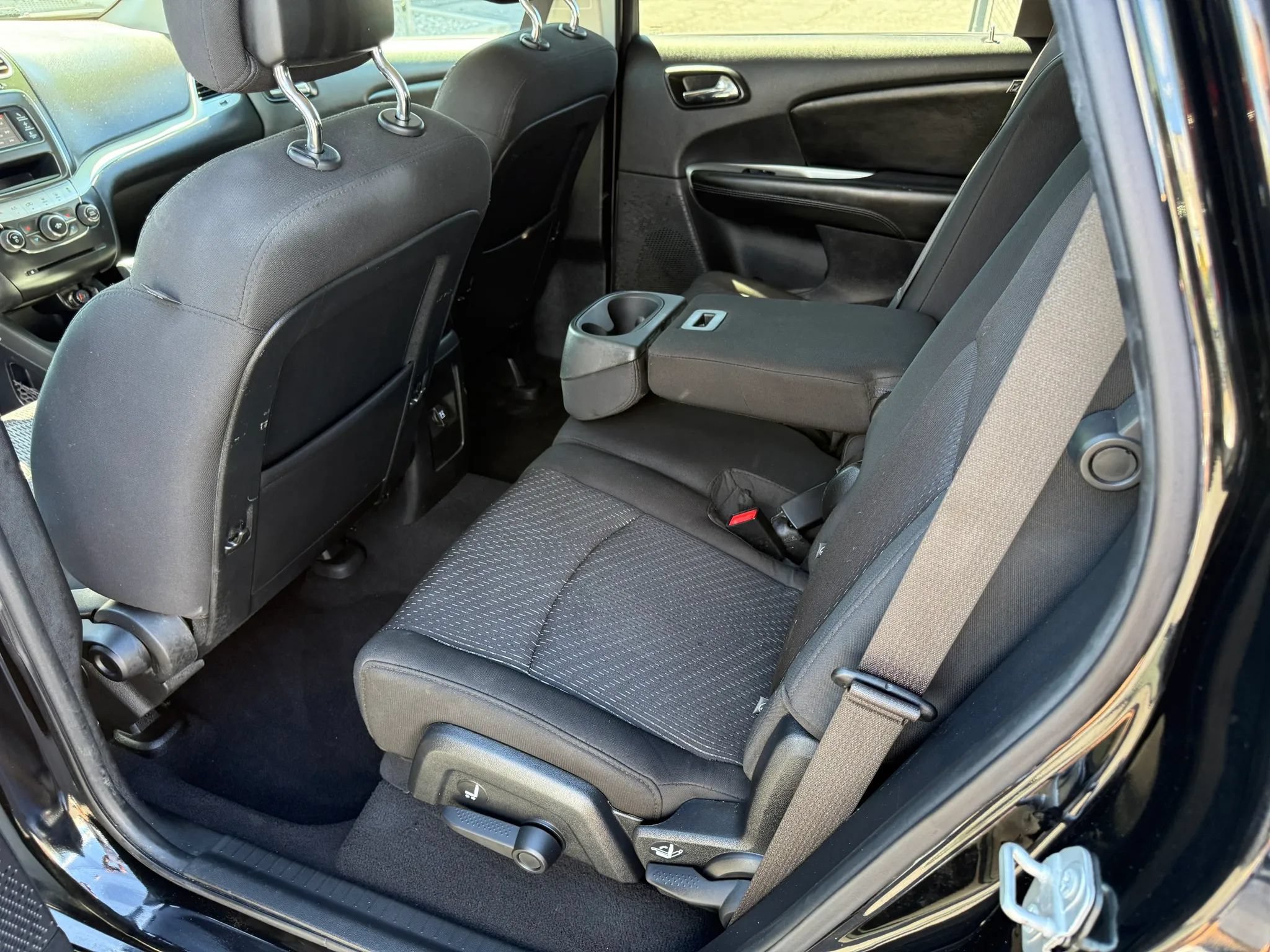 Used 2020 Dodge Journey SE w/ SE Popular Equipment Group FWD image 8