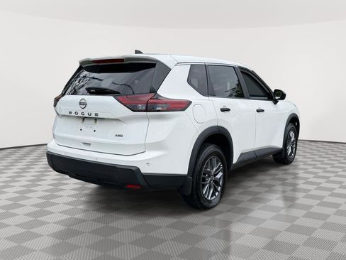 Used 2024 Nissan Rogue S AWD/4WD image 9