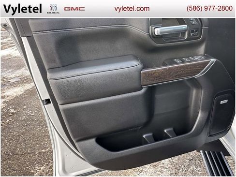 Used 2022 GMC Sierra 2500 Denali w/ Denali Ultimate Package image 18