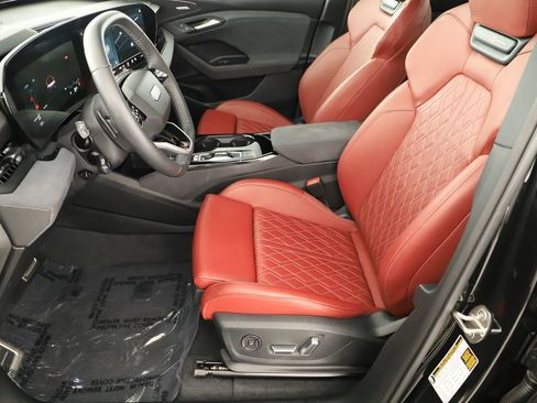 Certified 2025 Audi SQ6 e-tron Premium Plus w/ Premium Plus AWD/4WD image 23