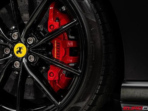 Used 2022 Ferrari 812 GTS image 24