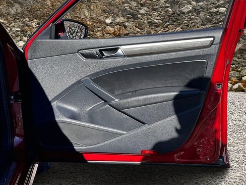 Used 2017 Volkswagen Passat 1.8T SE image 22