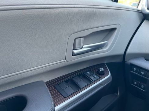 Used 2021 Toyota Sienna XLE FWD image 22