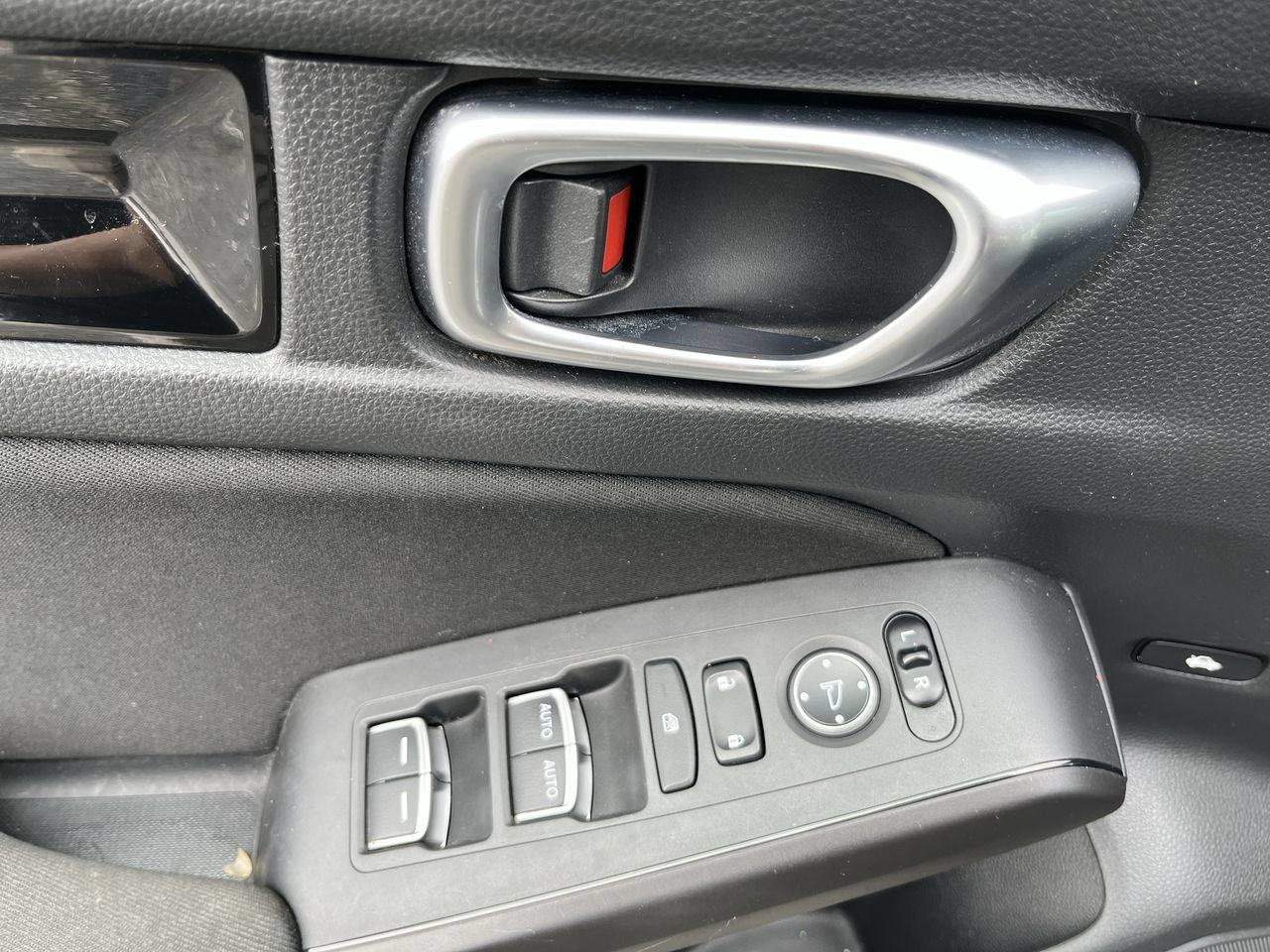Used 2022 Honda Civic EX image 3