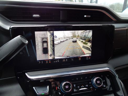 Used 2025 GMC Sierra 3500 Denali Ultimate image 13