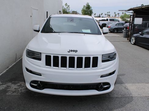 Used 2015 Jeep Grand Cherokee SRT w/ Luxury Group II image 2