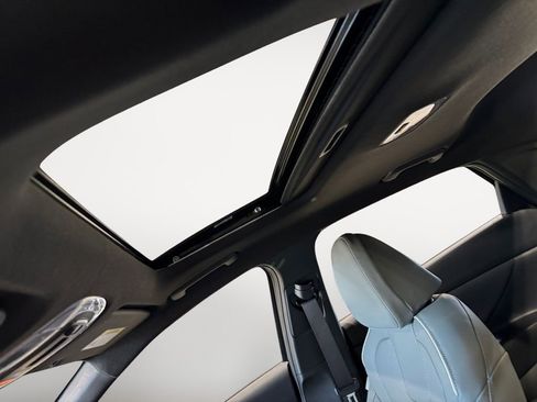 New 2025 Hyundai Elantra Limited image 27