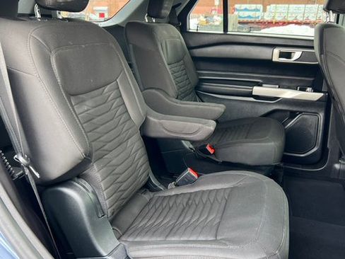 Used 2021 Ford Explorer XLT image 26