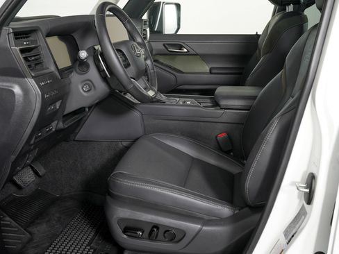 Used 2025 Lexus GX 550 AWD/4WD image 14